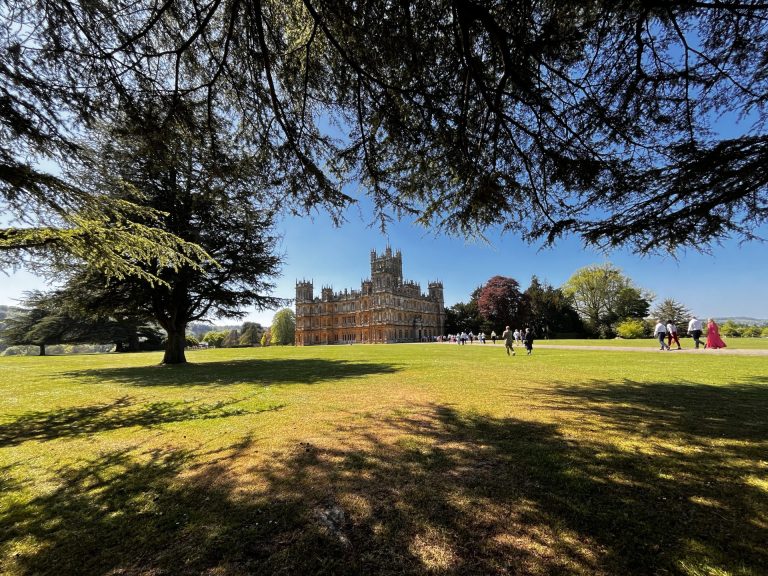 Med luksustog til Highclere Castle – Downton Abbeys kulisse